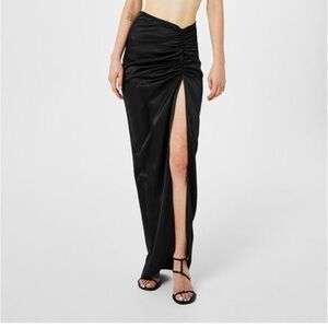 Just Been Queen Farah skirt NWT